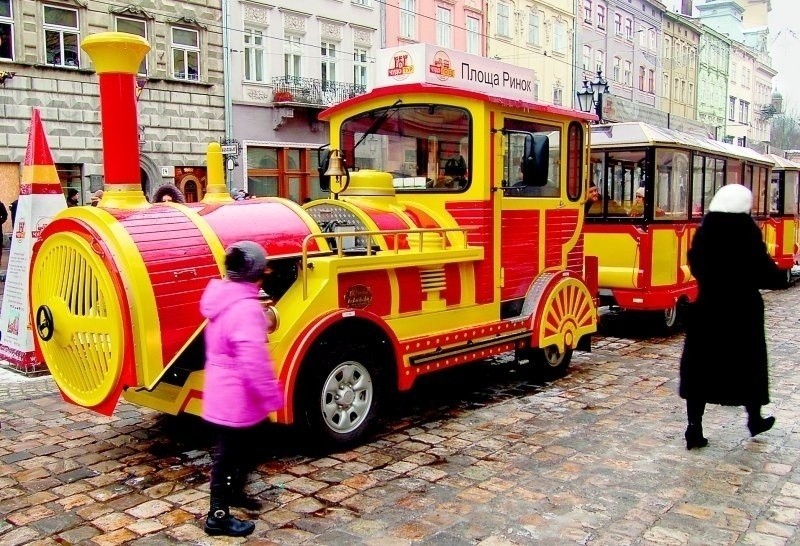 Ciuchcią można pojechać na wycieczkę po mieście