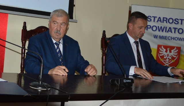 Z komitetu Razem dla Miechowszczyzny startują w wyborach starosta Jacek Kobyłka (z lewej) i wicestarosta Paweł Osikowski