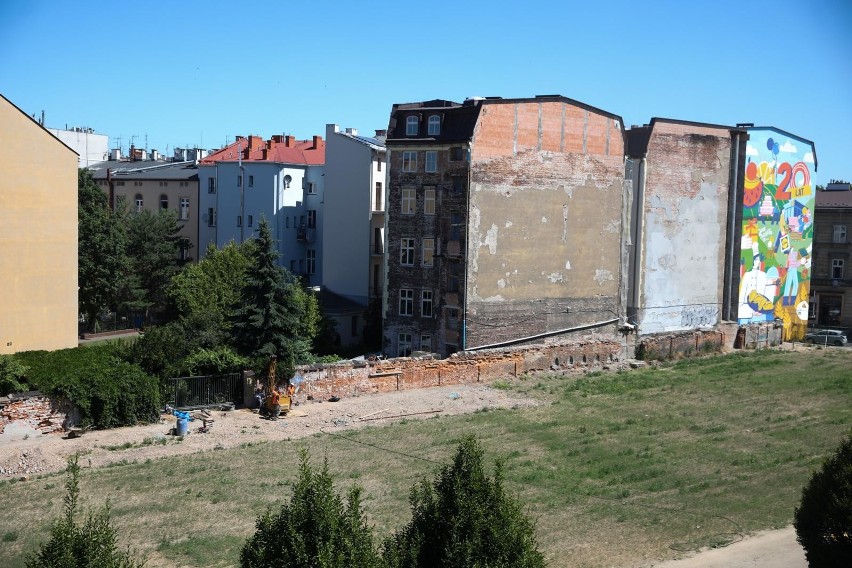 Tak obecnie teren po parkingu przy ul. Karmelickiej, gdzie...