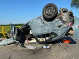 Wypadek na trasie Pogorszewo-Janowice w pow. lęborskim. 18.06.2021 r. Trzy osoby ranne w zderzeniu samochodów. Na miejscu śmigłowiec LPR