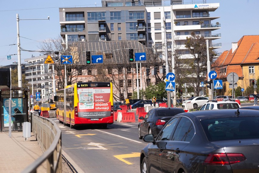 Remont skrzyżowania ulic: Dmowskiego i Jagiełły 27.04.2021