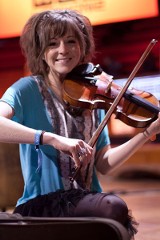 Lindsey Stirling - skrzypaczka z domieszką hip-hopu. Kim jest Lindsey Stirling?