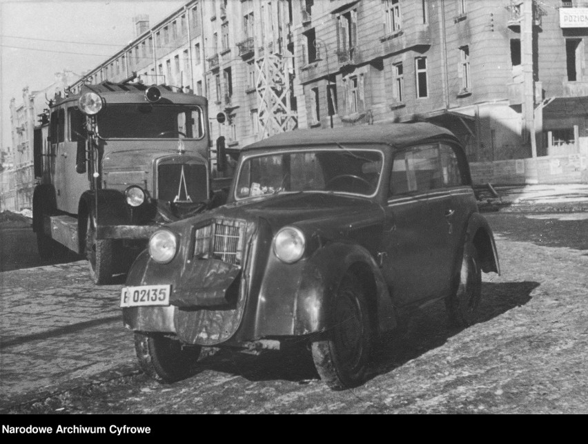 Samochód i wóz strażacki w latach 1946 - 1948