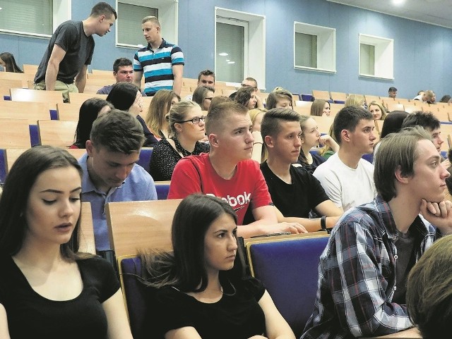 Swoich reprezentantów w senacie mają także studenci, tym samym żacy współdecydują m. in. o zasadach rekrutacji. Mieli także decydujący wpływ na wybór prorektora ds studenckich PK