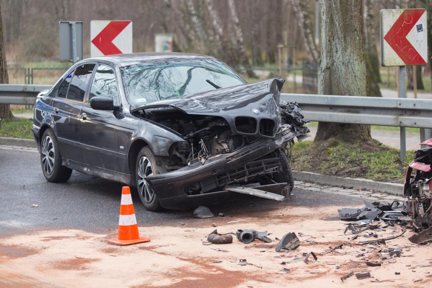 22-letni kierowca bmw uderzył w citroena. Dostał 1500 zł...