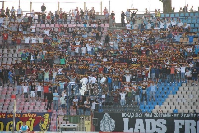 Kibice Pogoni domagają sięo nowy stadion