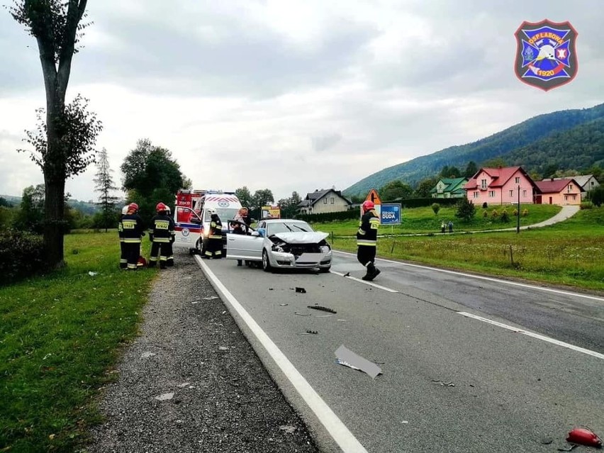 Wypadek na DK 75 w Maciejowej. Zderzyły się dwa pojazdy. Jedna osoba w szpitalu [ZDJĘCIA]