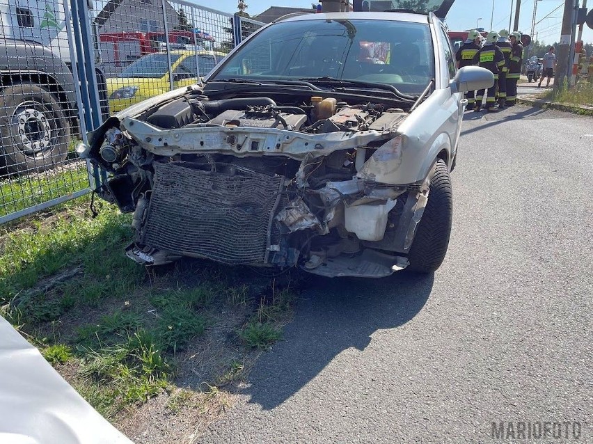 Wypadek na przejeździe kolejowym w Chróścinie Opolskiej. Kobieta wjechała pod nadjeżdżający pociąg. Tuż przed zderzeniem zaczęła uciekać