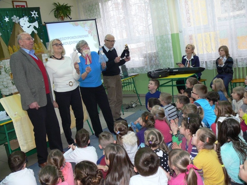 Międzypokoleniowe kolędowanie uczniów z seniorami w Tarnobrzegu