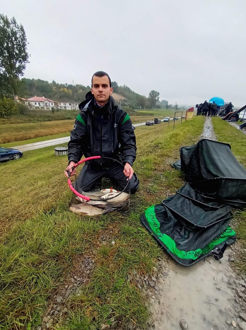 Feederowe Klubowe Mistrzostwa Polski - Szymanowice 2022, to było święto wędkarzy z całego kraju. Zobaczcie zdjęcia