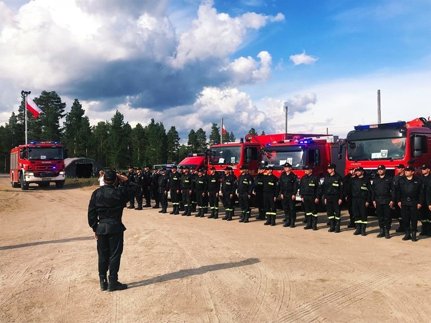 Strażak z powiatu jędrzejowskiego dowodzi akcją gaszenie największych pożarów jakie zna Szwecja! (WIDEO, ZDJĘCIA)
