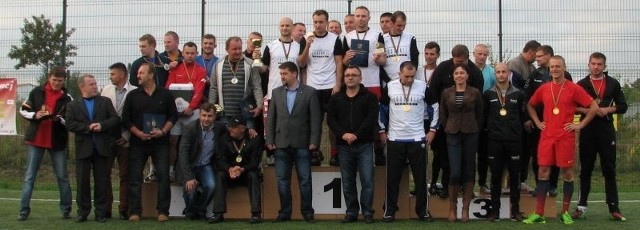 Zwycięzcy turnieju o puchar Piotra Żołądka. Najlepsza okazała się drużyna Policja Kielce.