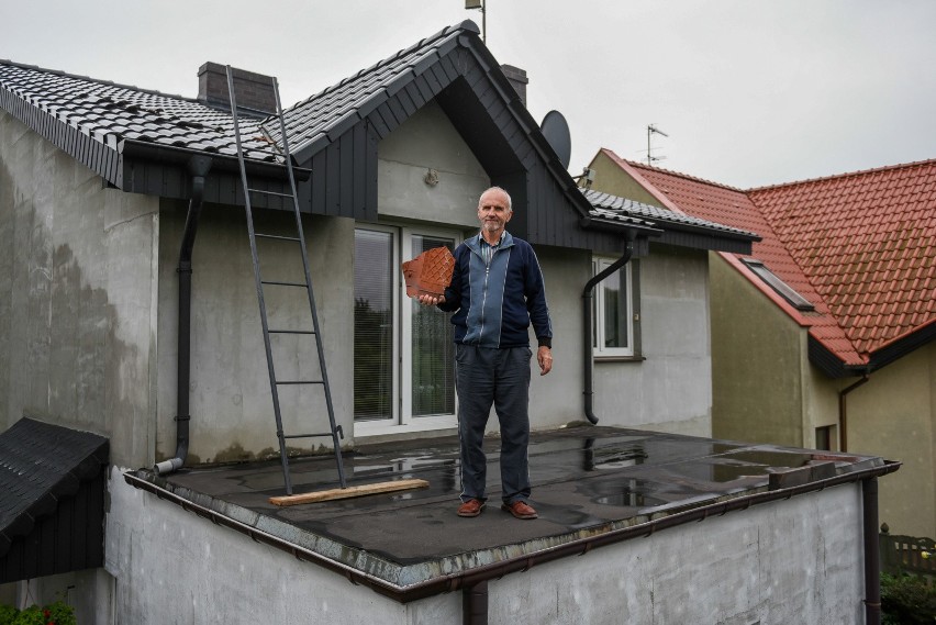 Samolot zniszczył dach? Sprawę bada policja