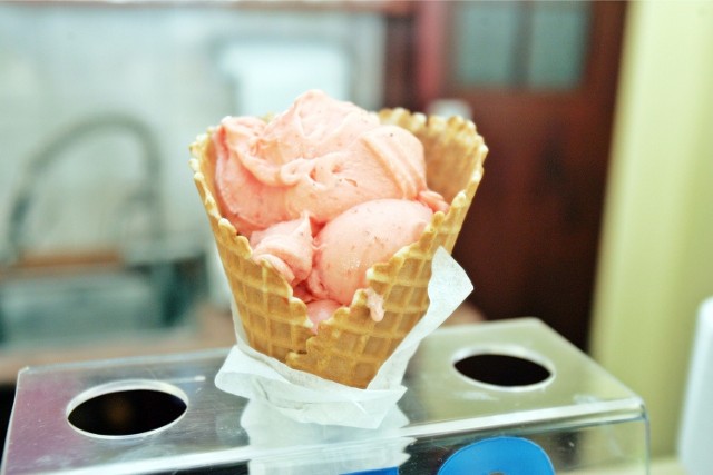 Przepis na domowe lody - jak zrobić lody czekoladowe, owocowe lub waniliowe?