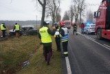 Wypadek w Łobodnie: Pijany kierowca toyoty uderzył w autobus. Sprawę bada prokurator ZDJĘCIA