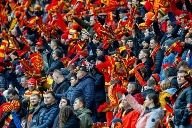 Fani Żółto-Czerwoni na meczu Jagiellonii. Jagiellonia zremisowała z Ruchem Chorzów 1:1