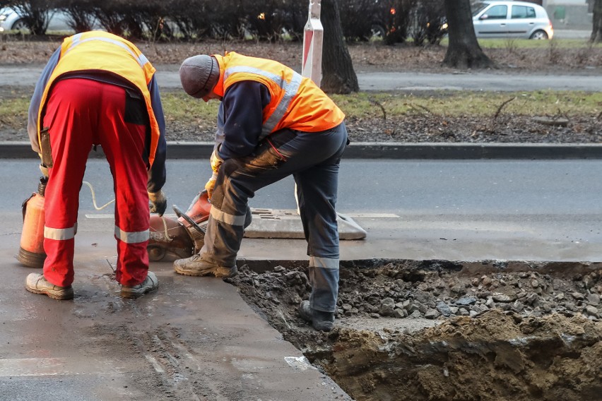 Na al. Słowackiego trwają prace i tworzą się duże korki