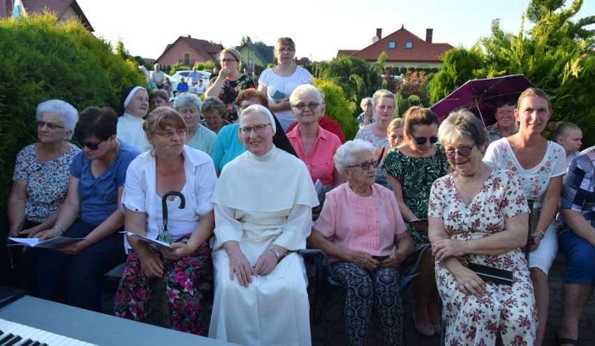 Tarnobrzeg. Msza święta na lądowisku w Wielowsi w 20 rocznicę wizyty Jana Pawła II 