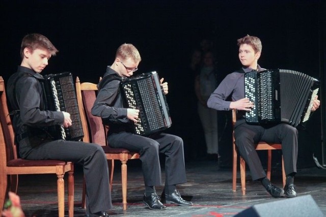 Trio Akordeonowe wystąpiło charytatywnie w Teatrze Dramatycznym