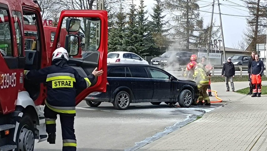Pożar samochodu w Węgrzcach