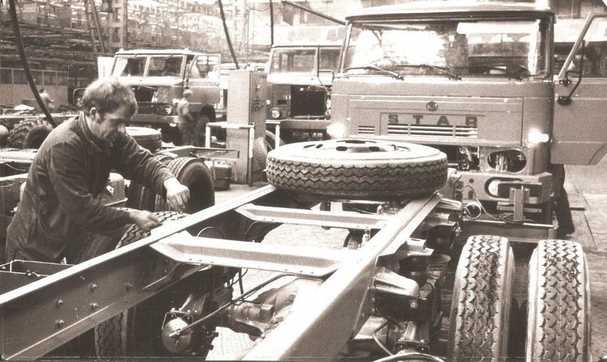 Tak dawniej wyglądała Fabryka Samochodów Ciężarowych w Starachowicach. Zobacz unikatowe fotografie. Część druga
