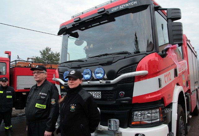 W środę, w remizie ochotniczej straży pożarnej w Szynychu pod Grudziądzem było wielkie święto. Druhowie powitali z honorami upragniony nowy wóz bojowy na miarę XXI wieku.