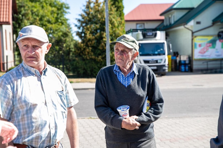 Kłopot teraz, bez lekarza, ludzie mają. Ja od razu...