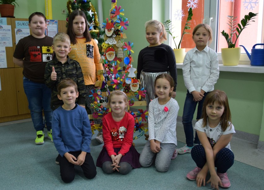 Klasa I b ze szkoły podstawowej w Lipsku z tytułem Najsympatyczniejszych Pierwszaków 2018 w powiecie lipskim. Jacy są uczniowie z Lipska?