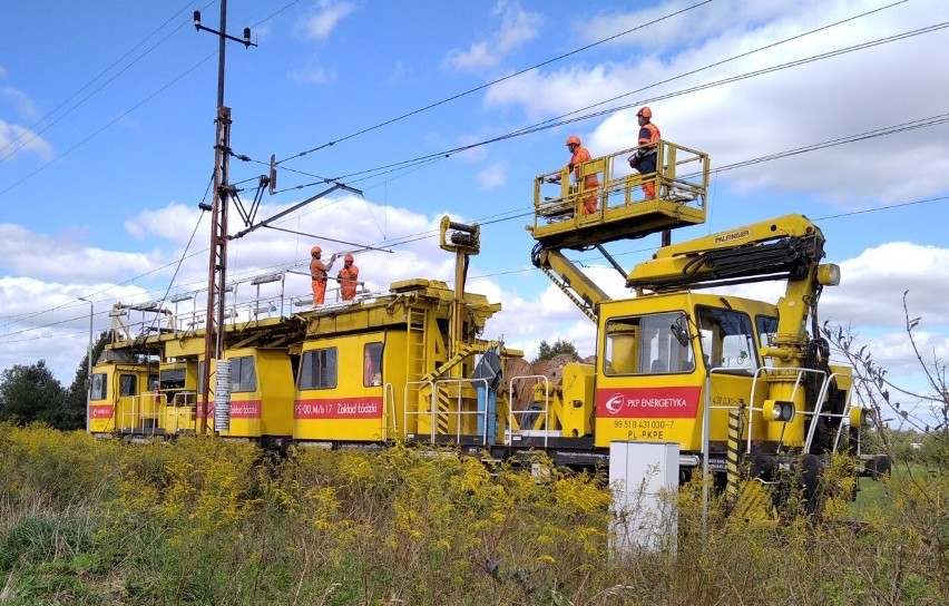 Nowe perony na stacjach i przystankach na szlaku kolejowym Zgierz - Łęczyca