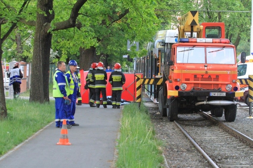 Wrocław: Tragiczny wypadek na Mickiewicza. Rowerzystka zginęła pod tramwajem (ZDJĘCIA)