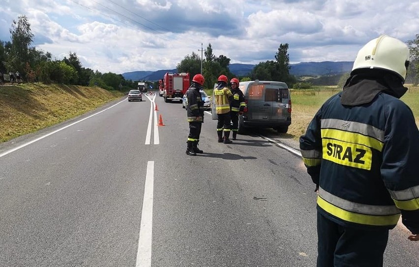 Stary Sącz. Wypadek na obwodnicy, zderzyły się dwa samochody [ZDJĘCIA]