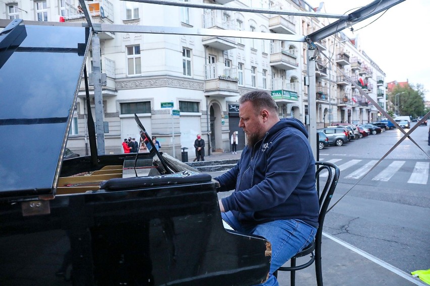 Szczecin: Trzy koncerty na przyczepie jednego dnia, czyli "Szopenizacja miasta" w czasach pandemii koronawirusa. Zobacz zdjęcia