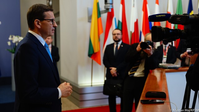 Premier Mateusz Morawiecki w artykule dla Politico wspomniał również swoją niedawną podróż do Kijowa w towarzystwie wicepremiera Jarosława Kaczyńskiego i premierów Czech i Słowenii