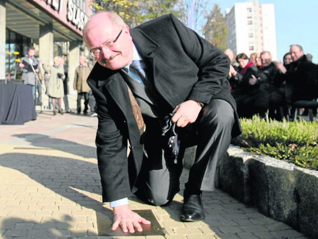 Piotr Uszok jest bezkonkurencyjnym kandydatem do piastowania funkcji prezydenta Katowic. Może przegrać tylko sam ze sobą, gdy w końcu powie sobie" dość"  i nie wystartuje w wyborach