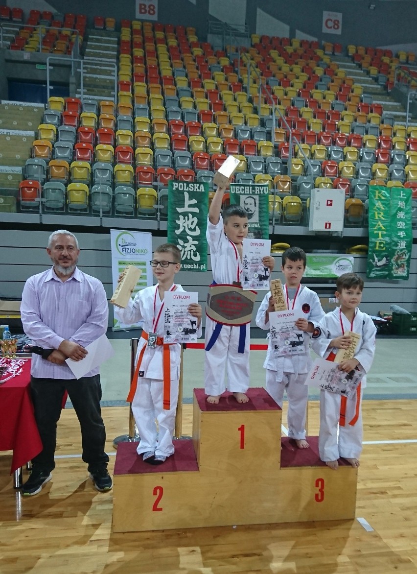 Sporty walki. Pięć medali zawodników z Dębnicy Kaszubskiej (zdjęcia)