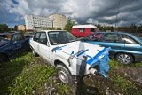 Strażnicy miejscy z Koszalina odholowali auto do renowacji