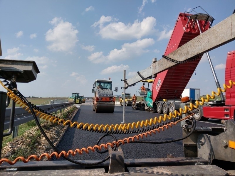 Autostrada A4. Duży zator przed mostem nad Odrą na...