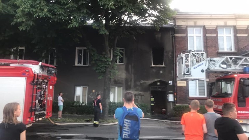 Pożar w Dąbrowie Górniczej. Wybuchła butla gazowa