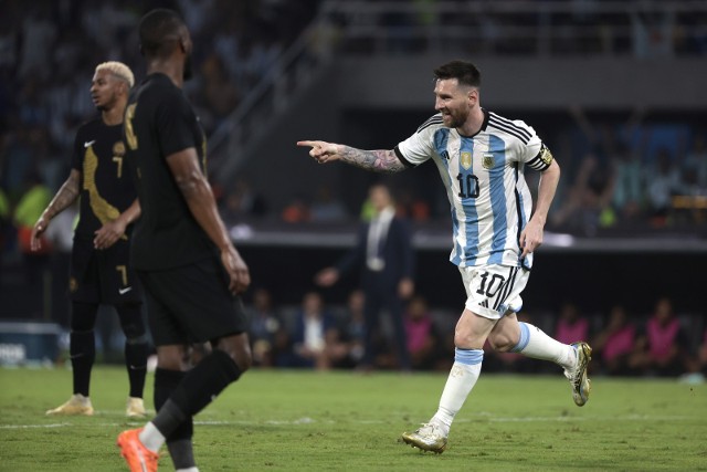 Lionel Messi celebruje zdobycie bramki w meczu reprezentacji Argentyny z Curacao (7:0)