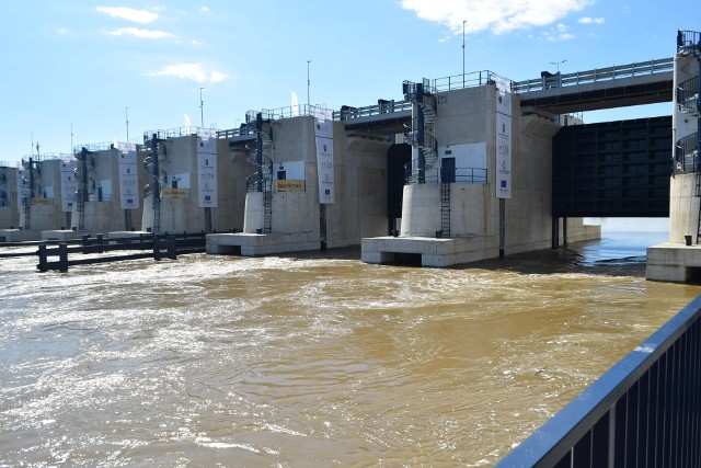 Oficjalnie zakończono budowę zbiornika Racibórz Dolny. Jego najważniejszym obiektem jest olbrzymia budowla przelewowo-spustowa