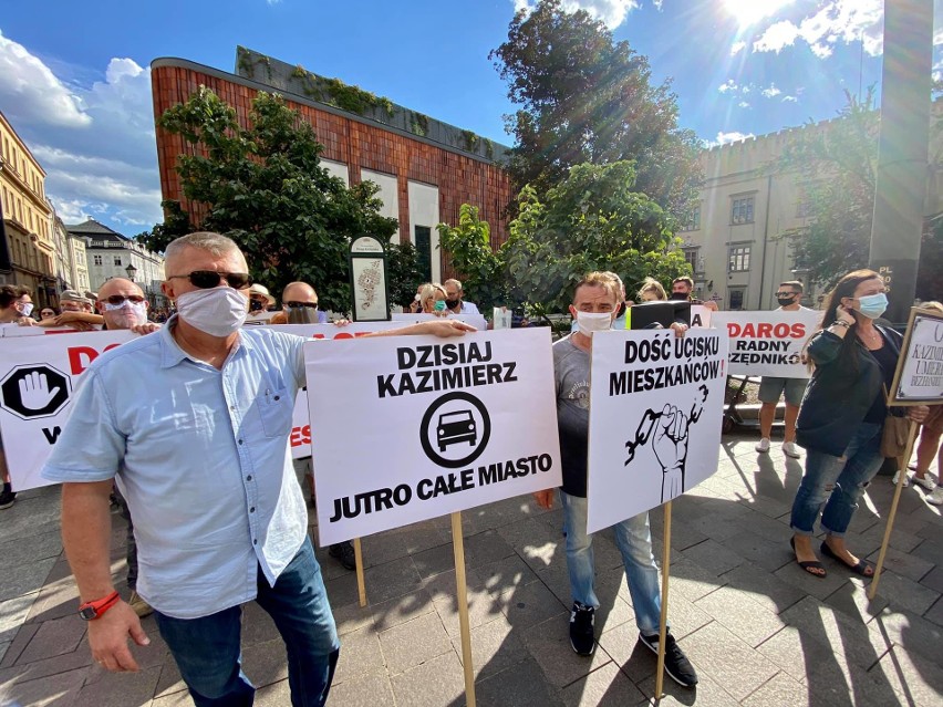 Protest na placu Wszystkich Świętych