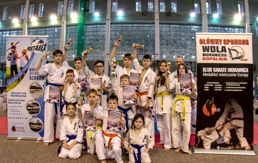 Dziewięć medali zawodników Klubu Karate Morawica w Giżycku. W klasyfikacji drużynowej podopieczni Andrzeja Horny na czwartym miejscu