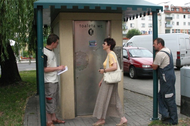 Automatyczna toaleta miejska w Legnicy