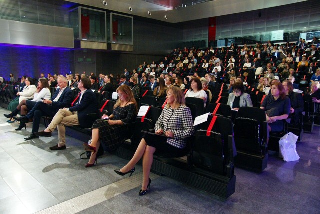 Podczas II edycji Międzynarodowego Kongresu Biur Rachunkowych w Targach Kielce udział wzięło ponad 300 przedstawicieli biur rachunkowych i 40 branżowych prelegentów. Cały czas można zgłaszać się do udziału w trzeciej odsłonie wydarzenia, które odbędzie się 26 i 27 października w Targach Kielce.