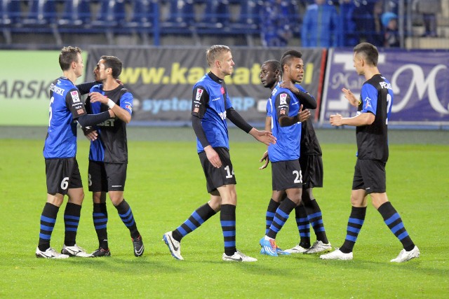 Zawisza Bydgoszcz ostatnio w ekstraklasie występował w latach 2013-15. W tym czasie w barwach niebiesko-czarnych wystąpiło ponad 50 piłkarzy. Na kolejnych stronach przypominamy sylwetki większości z nich.