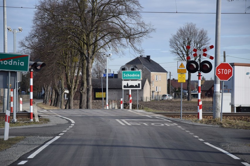 Przejazd kolejowy pomiędzy Schodnią a Nowa Schodnią, na...