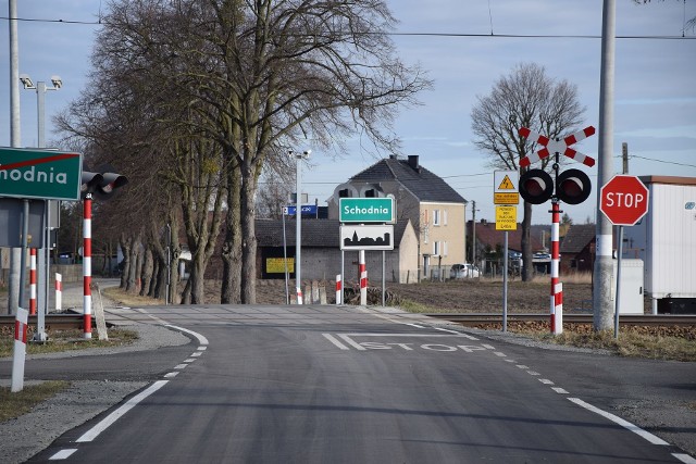 Przejazd kolejowy pomiędzy Schodnią a Nowa Schodnią, na którym w kwietniu 2017 roku rozbił się pociąg Pendolino, został przebudowany.