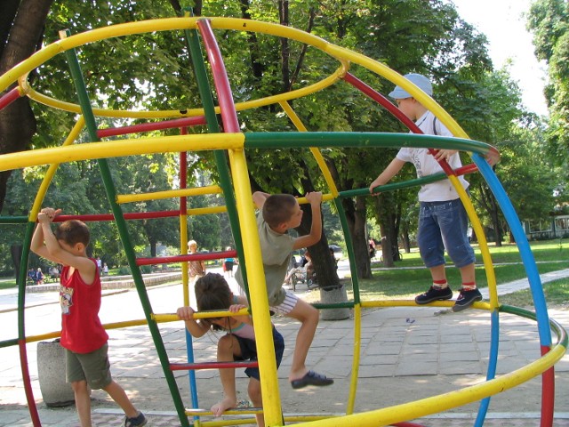 Dzieci z Trzemeszna będą miały nowy plac zabaw.