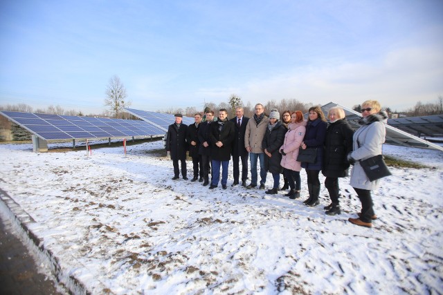 Ekologiczna farma w Wojkowicach, na której zainstalowano 768  modułów ogniw fotowoltaicznych