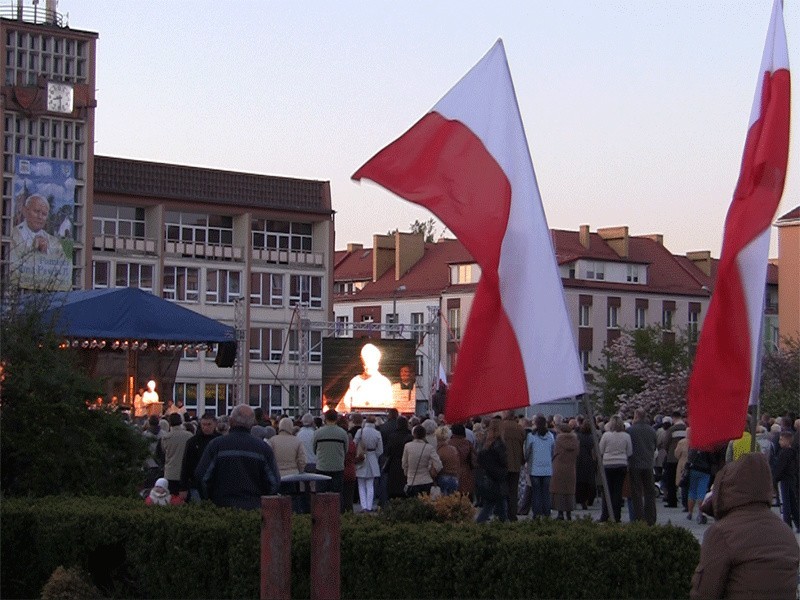 Koszalin. Msza na placu przed ratuszem.